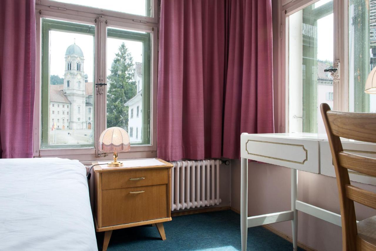 Kunsthotel Linde Garni 아인지델른 외부 사진